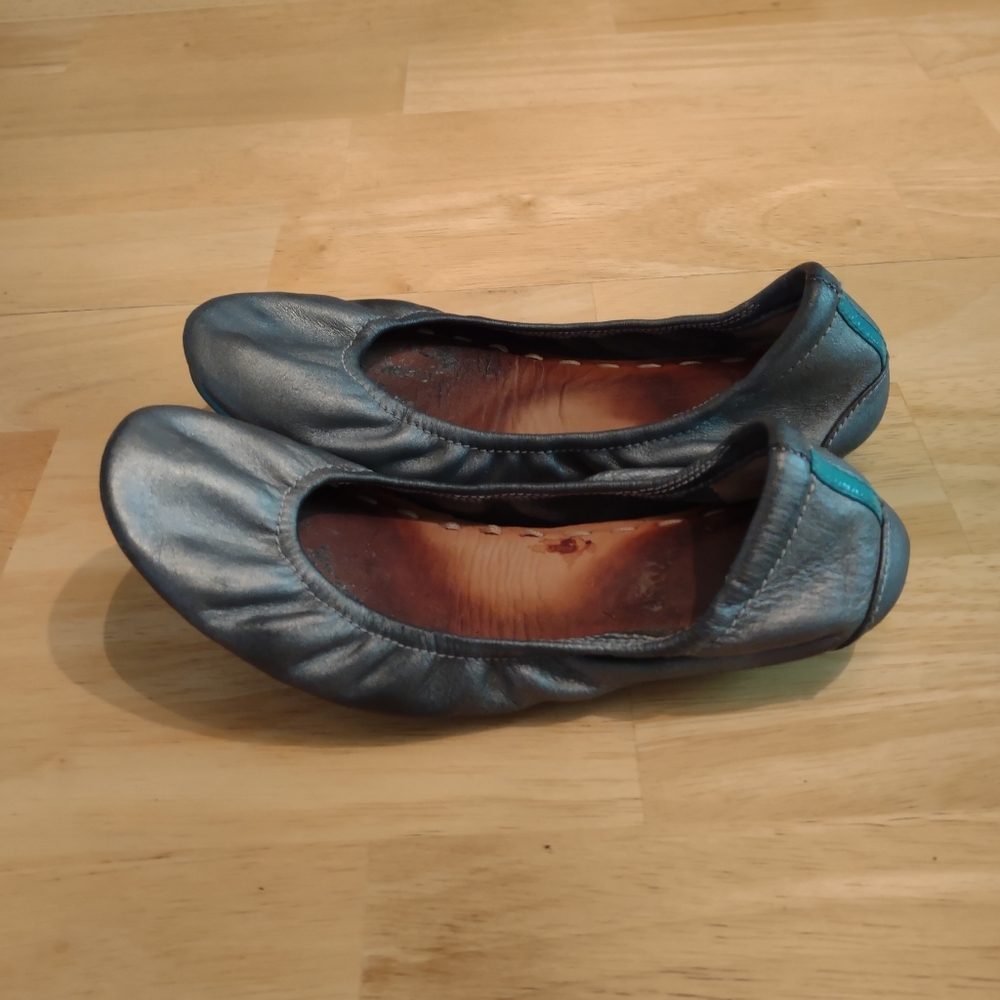 Tieks Pewter Silver Metallic Flats Size 6